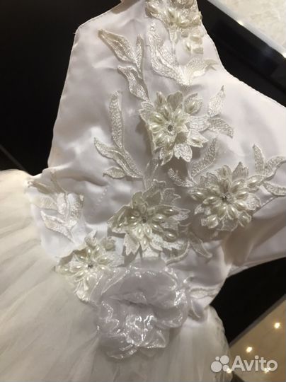 Платье праздничное белое