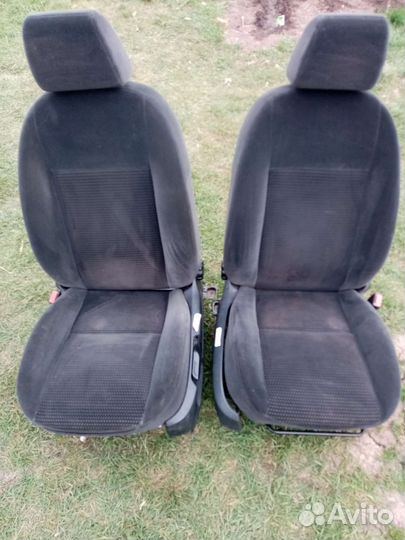 Сиденья передние с подогревом на Ford focus 2