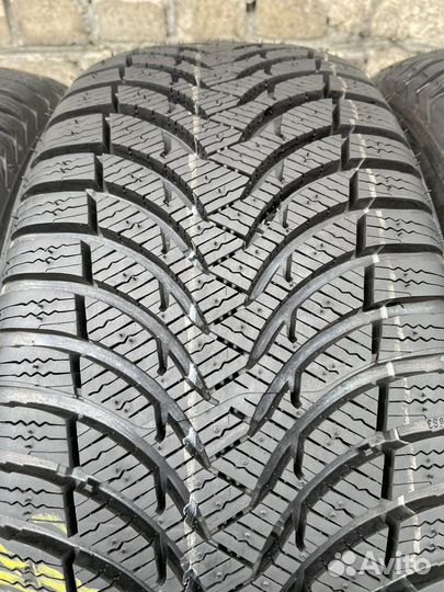Michelin Alpin A4 215/45 R17