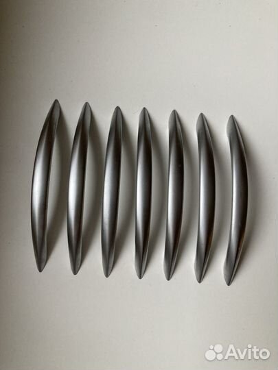 Дверные ручки для кухонного гарнитура