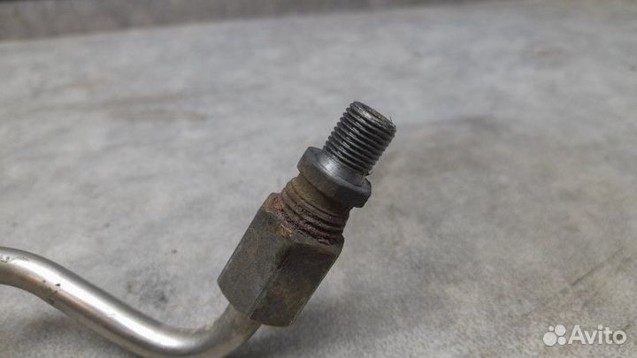 Масляная трубка турбины Volkswagen Passat B6 2.0