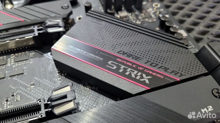 Материнская плата Asus ROG strix B550-XE wifi AM4