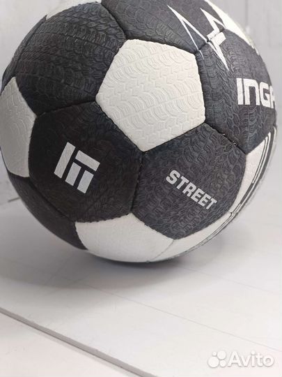 Футбольный мяч