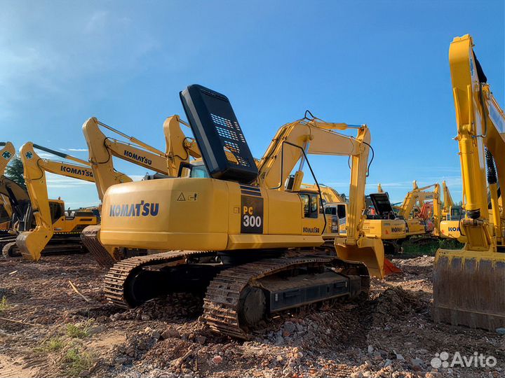 Гусеничный экскаватор Komatsu PC300LC-8M0, 2024