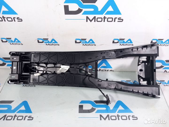 Подлокотник центральный Mercedes W204 из Японии