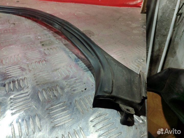Уплотнитель кузова правый Fiat Albea / Siena 178