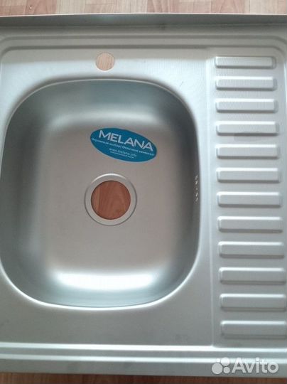 Мойка накладная