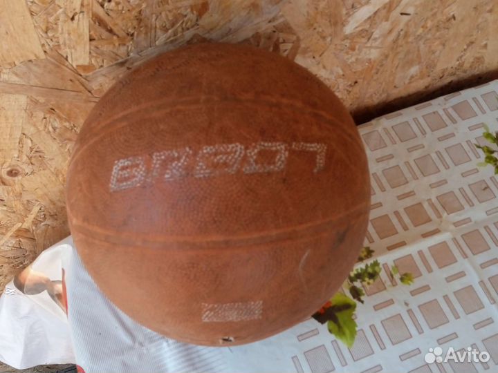 Продам баскетбольный мяч