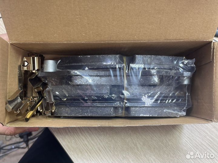 Колодки тормозные передние RR/RRS2/D4 13-LR051626