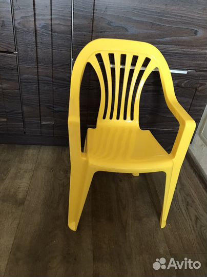 Детский стол + стул + подставка для бумаги Икея