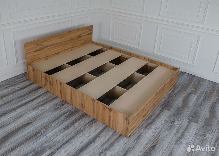 Кровать с матрасом 160х200