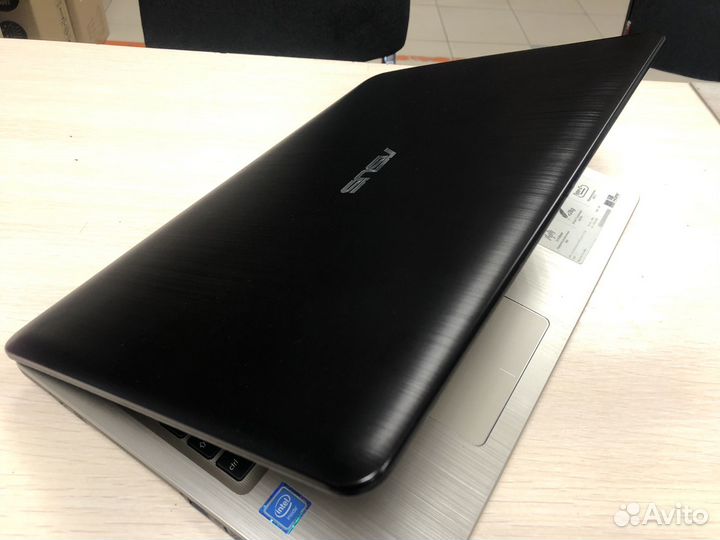 Ноутбук Asus x540s SSD 256GB в идеaльном сocтоянии