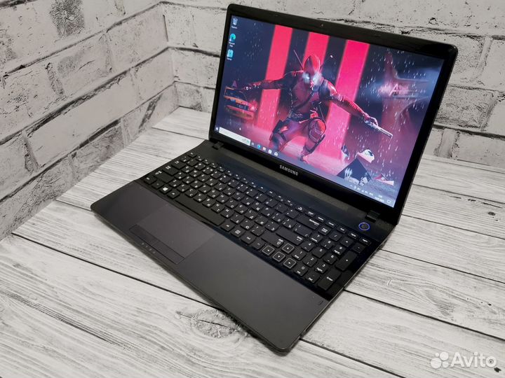 Игровой ноутбук Samsung Core i5/8gb озу/SSD