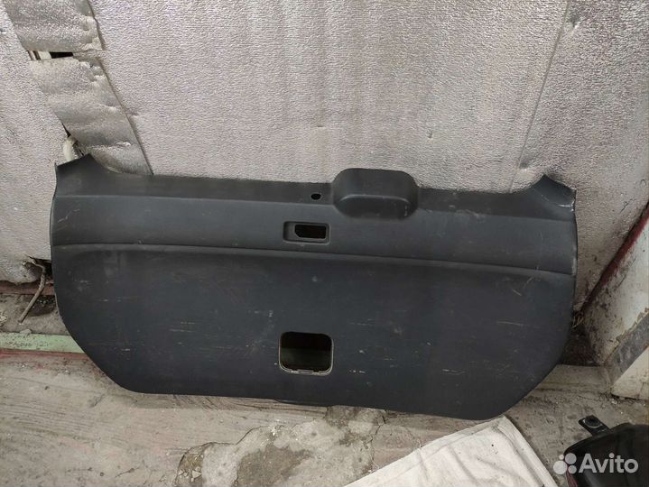 Накладка крышки багажника Nissan X-Trail t31