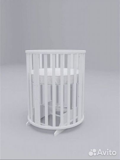 Детская кроватка с маятником