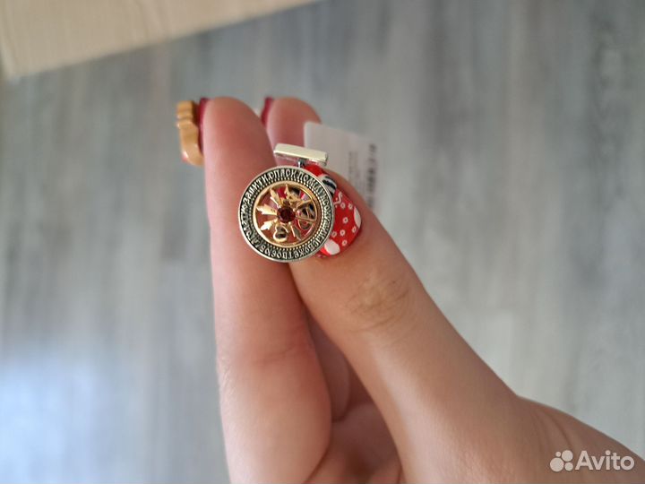 Серебряное кольцо с гранатом