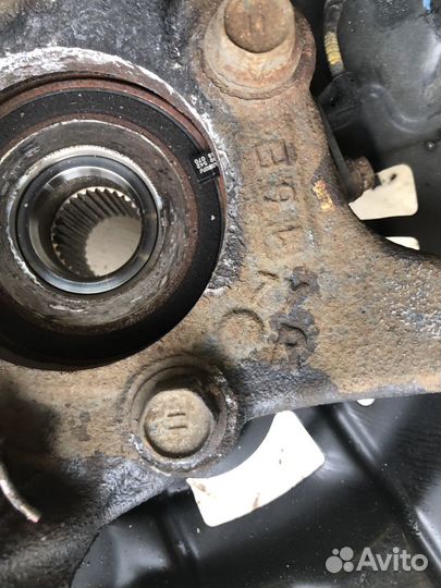 Кулак поворотный передний правый Lехus rх450h