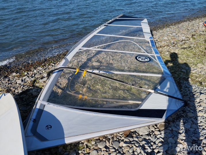 Парус для виндсерфинга комплект 7,5