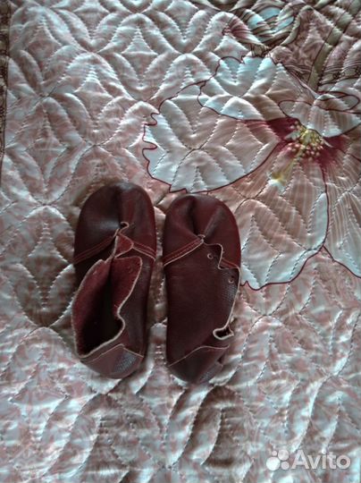 Пинетки дет. кожаные и вяз., чуни натур. мех, новы