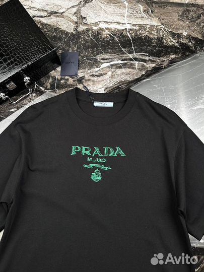 Футболка Prada