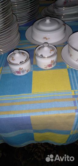 Набор столовой посуды новый фарфор