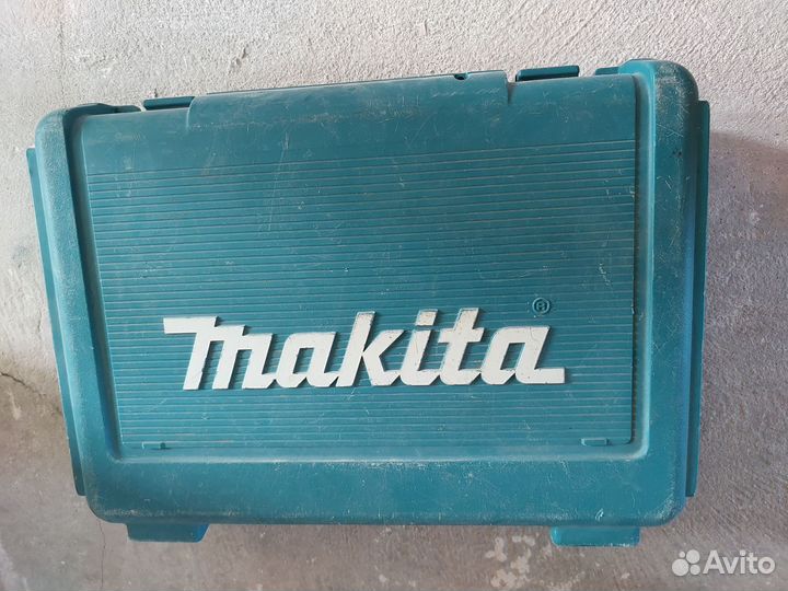 Шуруповерт Makita