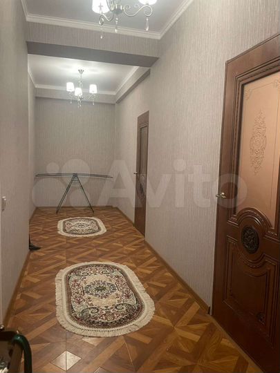 2-к. квартира, 80 м², 3/10 эт.