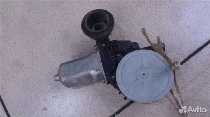 Моторчик стеклоподъемника задний левый Nissan Fug