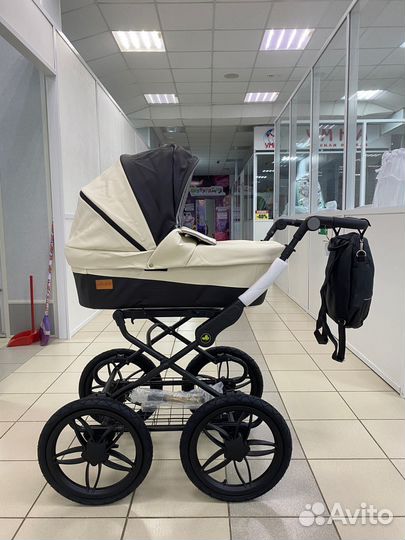Коляска на классической колесной базе