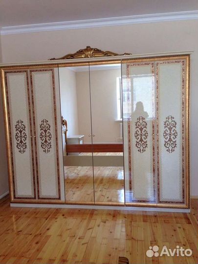 Продам спальный гарнитур