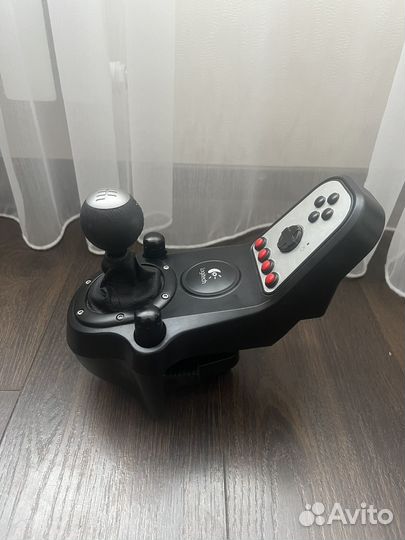 Игровой руль Logitech g27