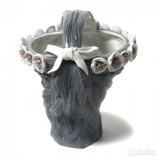 Фарфоровая ваза 