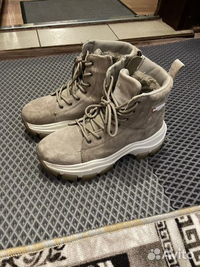 Кроссовки зимние женские 40 размер