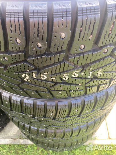 Michelin X-Ice North 4 215/55 R16