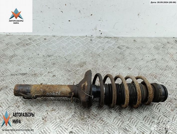 Стойка передняя Volkswagen Bora 1999