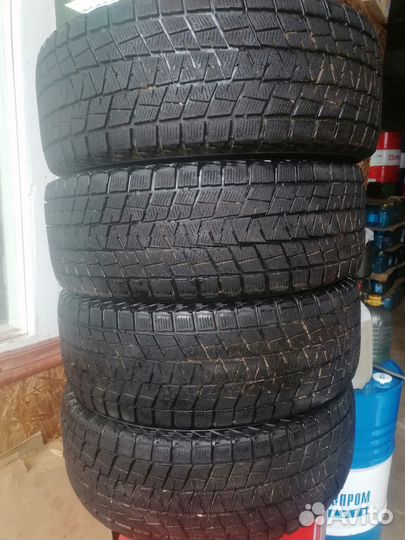Bridgestone Blizzak DM-V1 275/65 R17