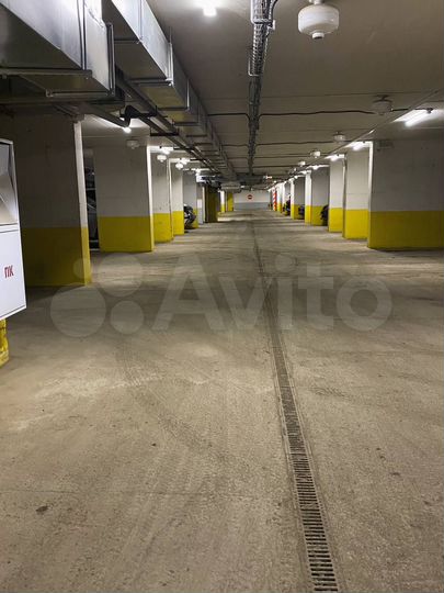 Машиноместо, 16 м²