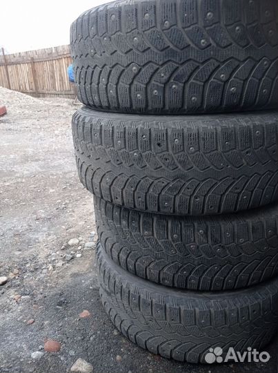 Bridgestone Blizzak Spike-01 205/60 R16 92T