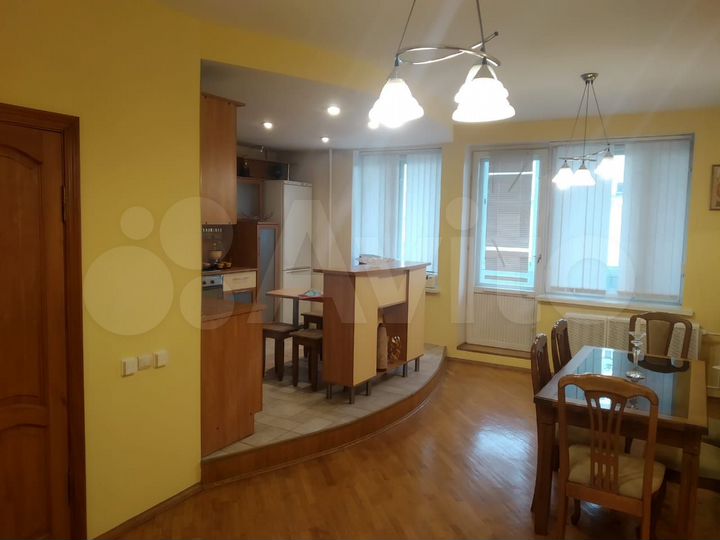 3-к. квартира, 140 м², 5/9 эт.