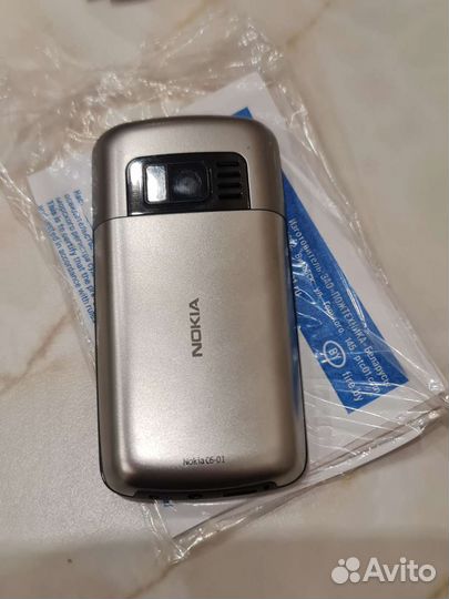 Телефон Nokia C6-01