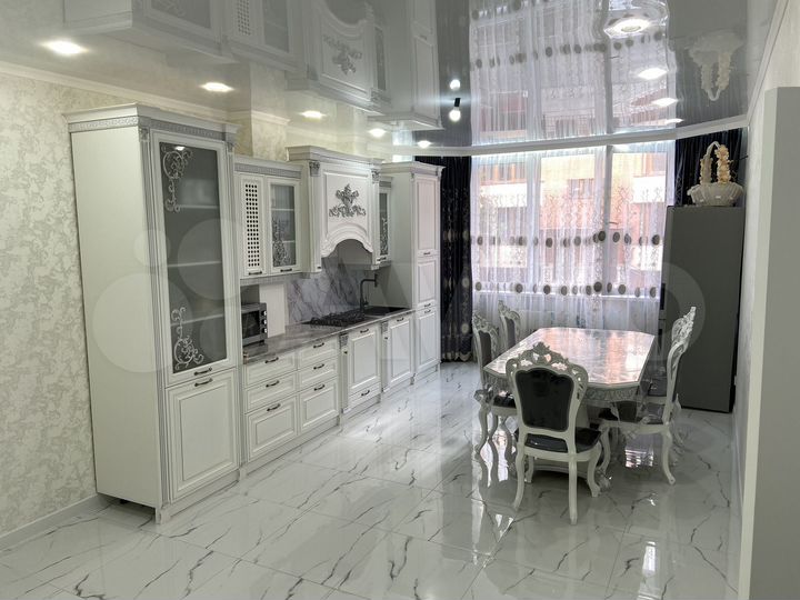 2-к. квартира, 82 м², 1/5 эт.