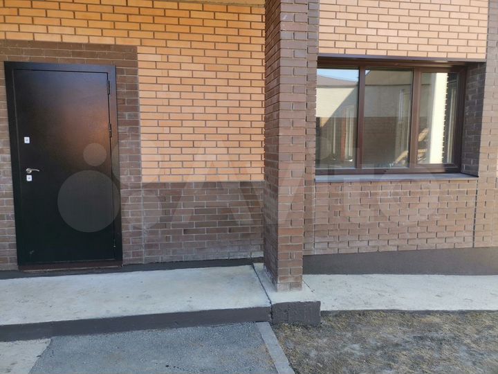 3-к. квартира, 82 м², 1/2 эт.