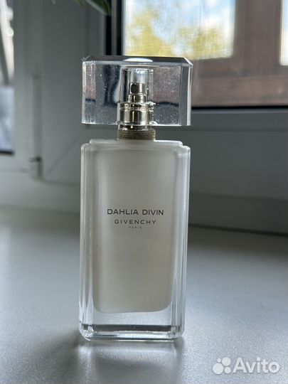 Туалетная вода givenchy dahlia divin initiale