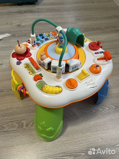 Развивающий столик жирафики