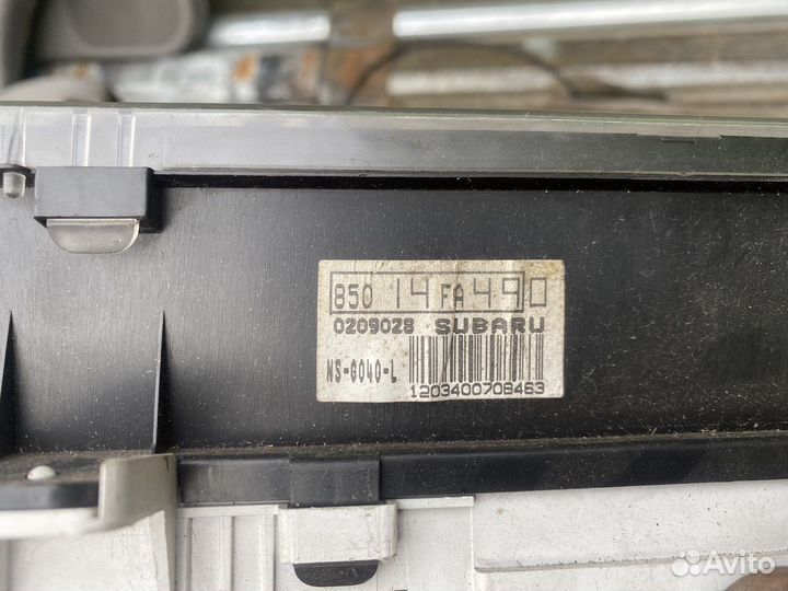 Приборная панель Subaru Impreza