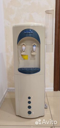Кулер для воды напольный