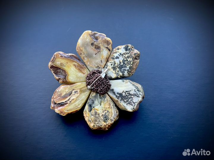 Брошь-кулон из натурального янтаря