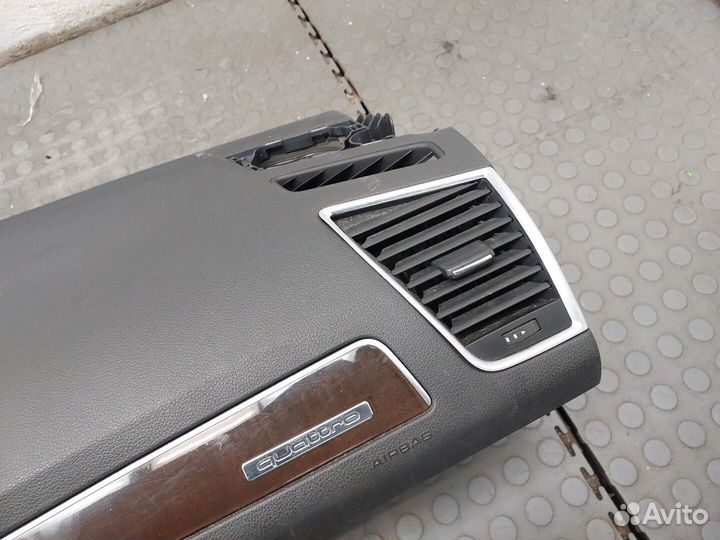 Панель передняя салона Audi Q5, 2011