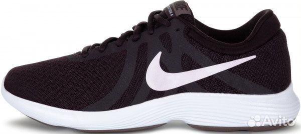 Nike Revolution 4