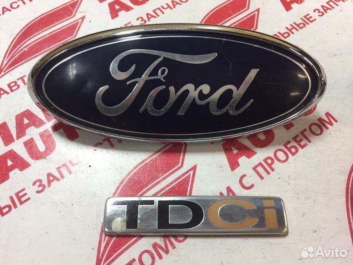 Эмблемы с крышки багажника Ford Focus 2